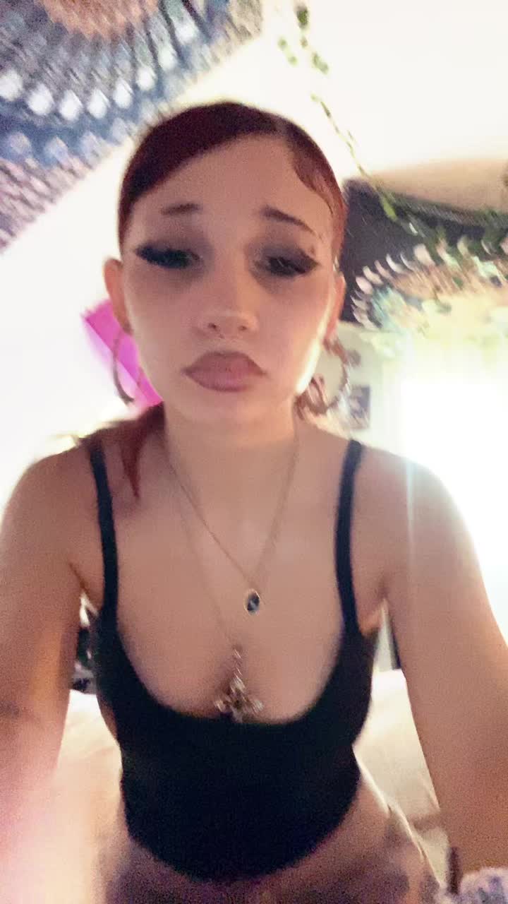 @𖣂