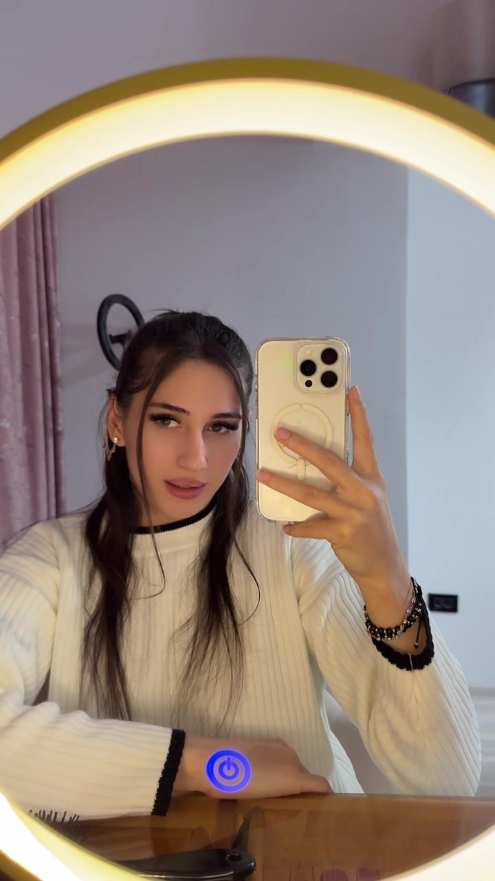 @Elisa