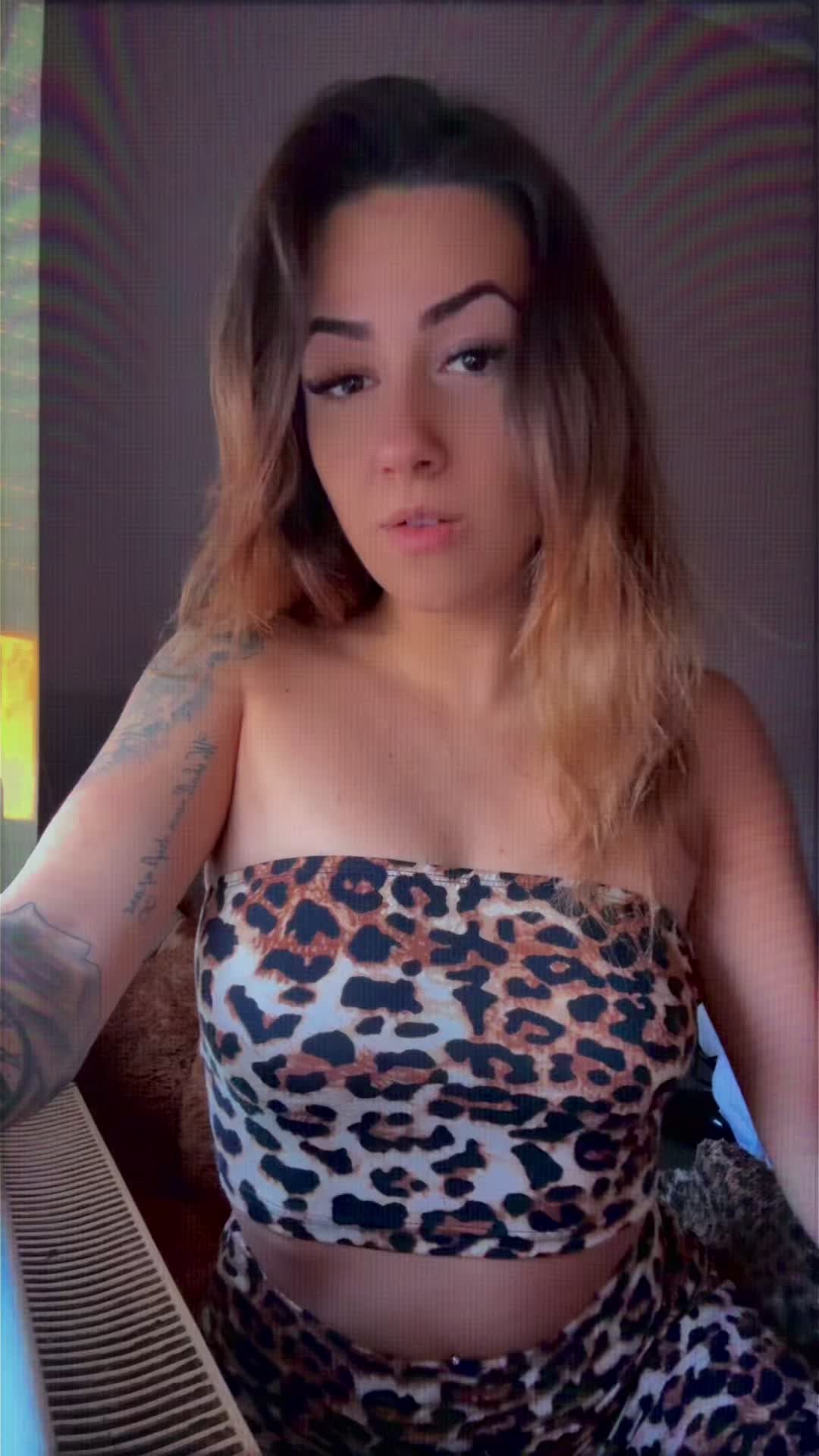 @𝒩