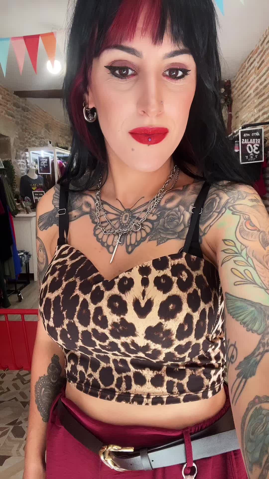 @Artistinta