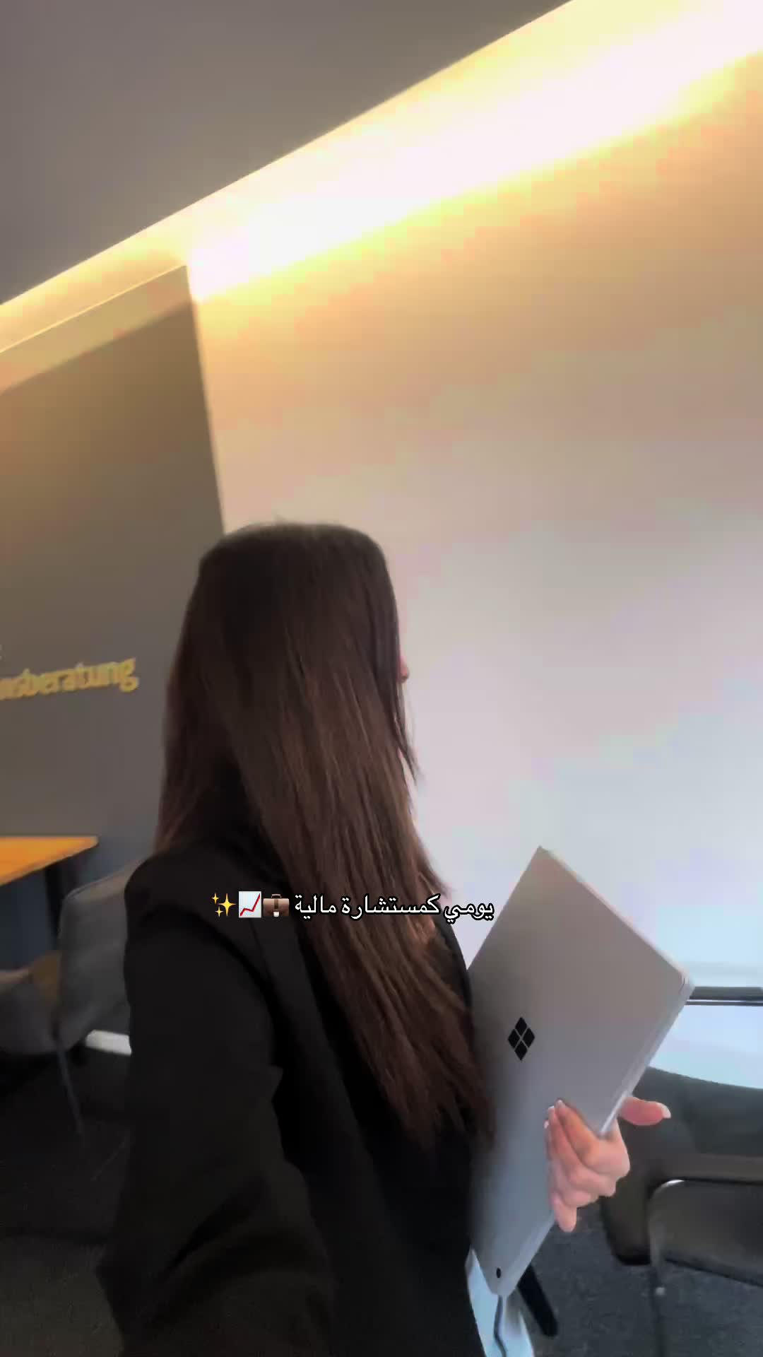 @𝐄