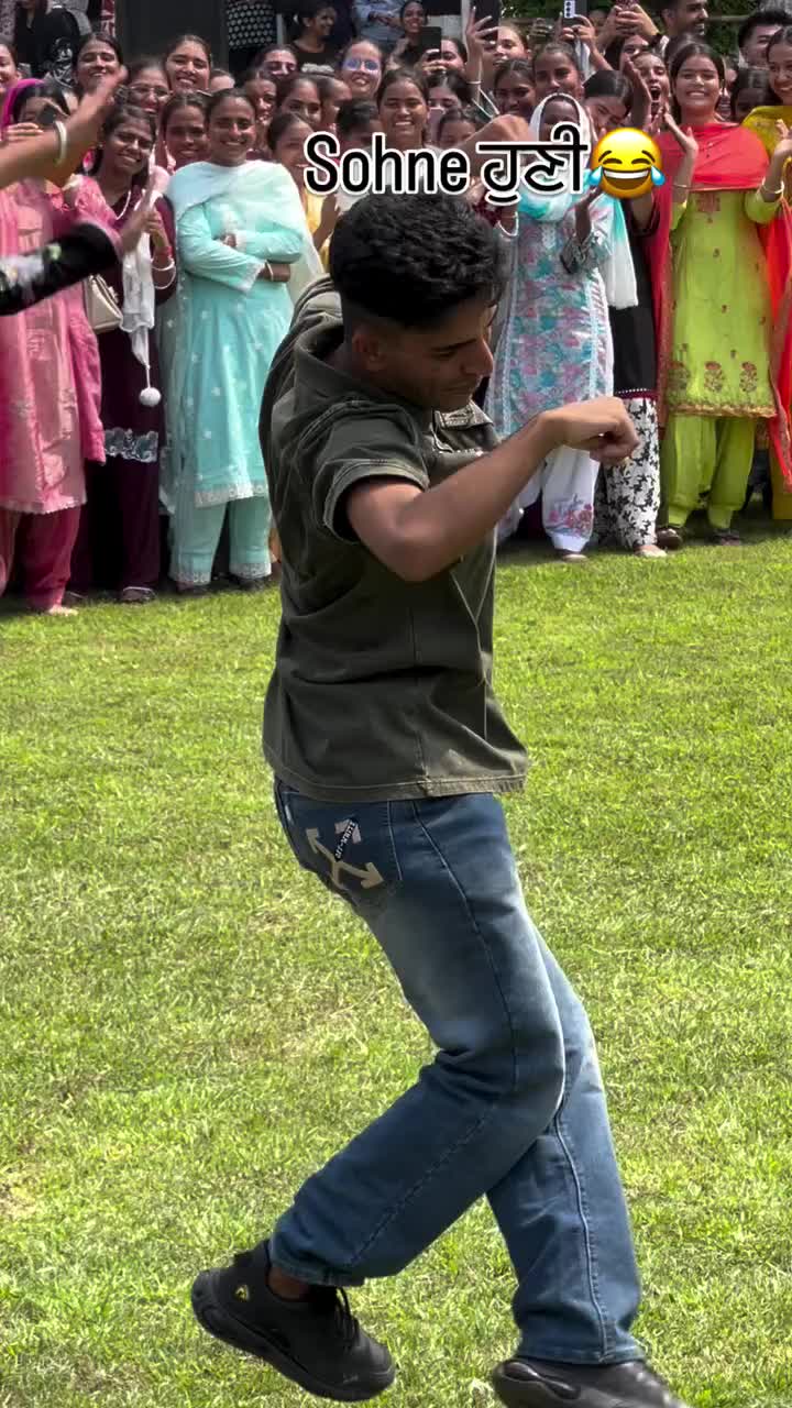 @Yeh Kali Kali ankhe 👀