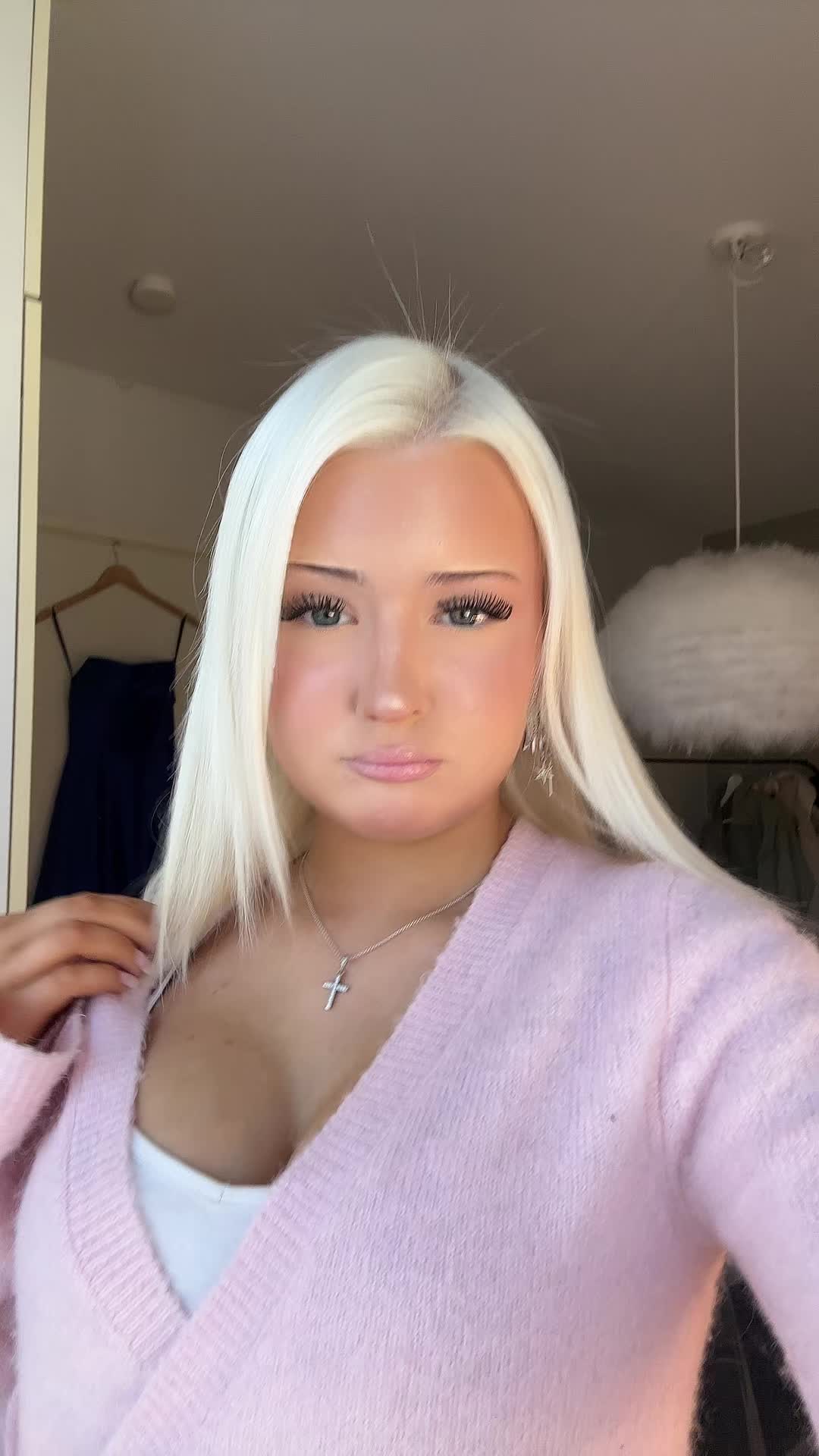 @𝓗𝓮𝓵𝓶𝓲𝓲𝓷𝓪🐰