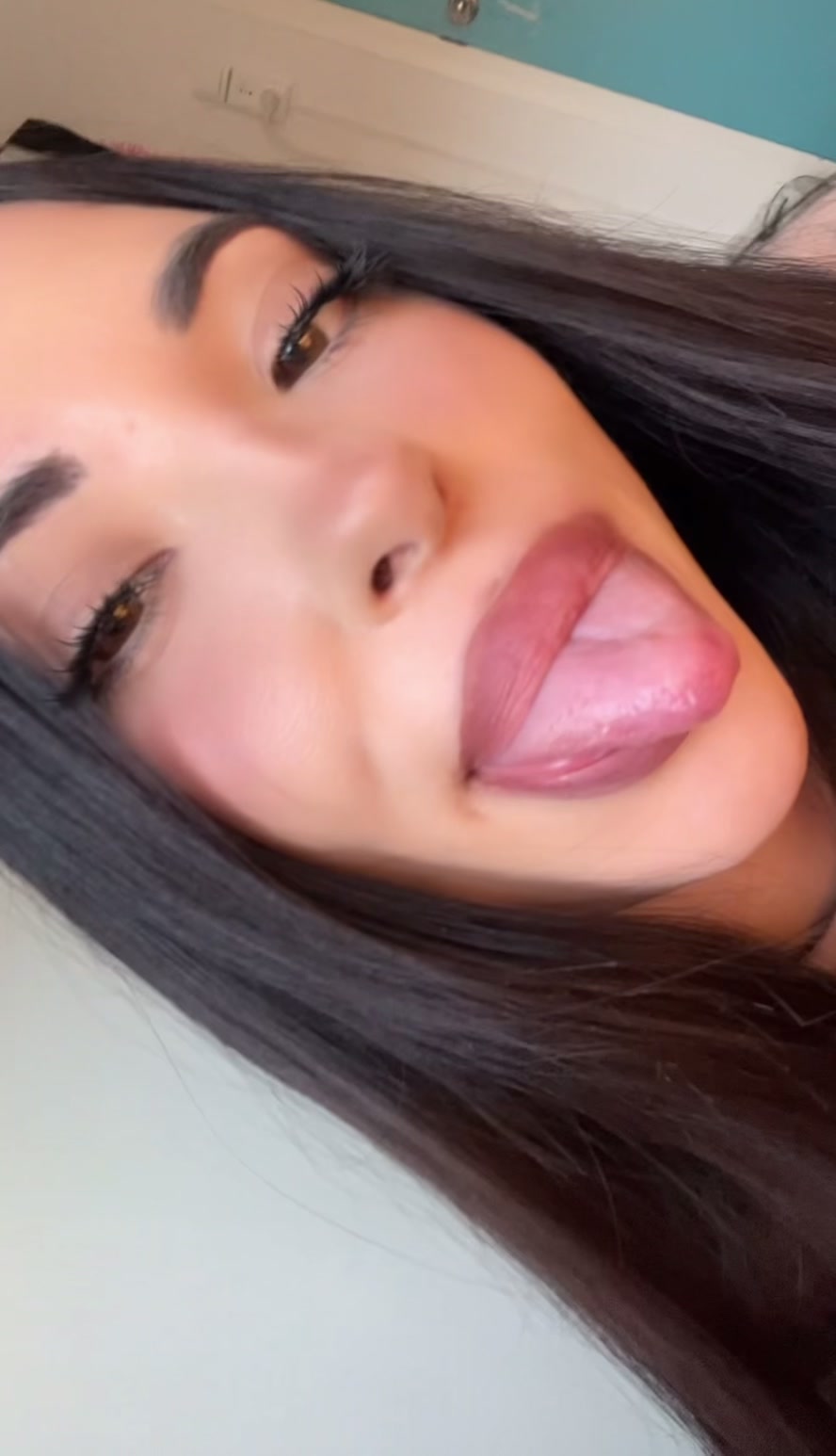 @LauraLozano🌹