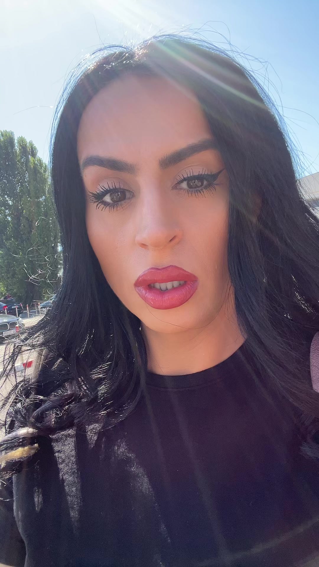 @Laura Banesanu