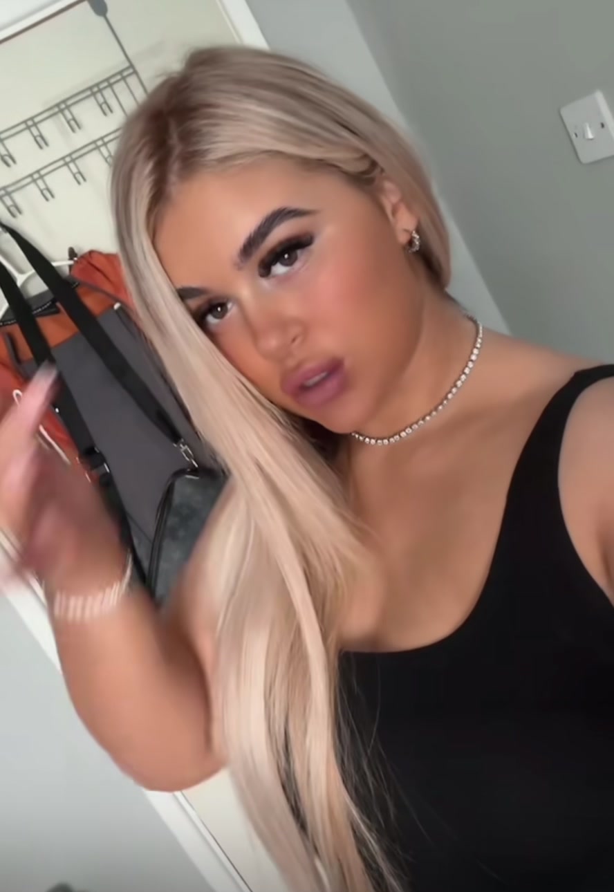 @💋𝓞𝓵𝓲𝓿𝓲𝓪💋