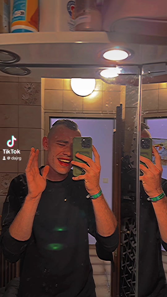 @Jörgi✔️