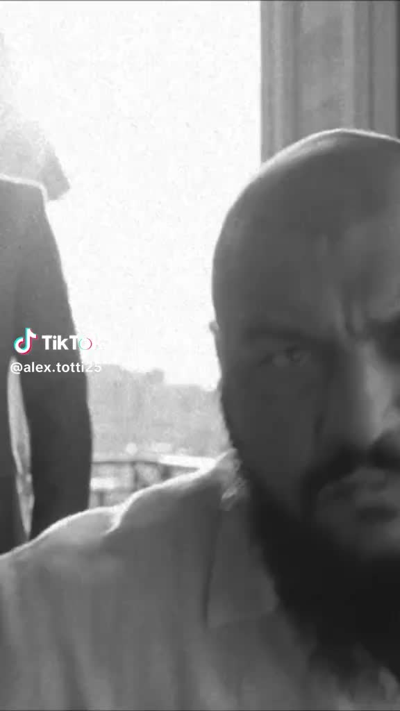 @Dani mocanu regele României