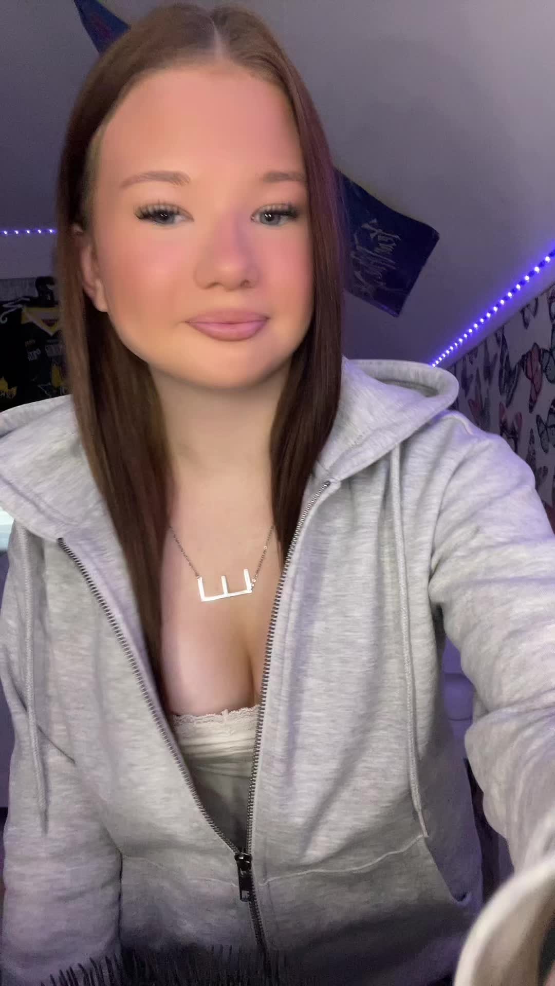 @𝓔𝓿𝓮𝓵𝓲𝓷𝓪