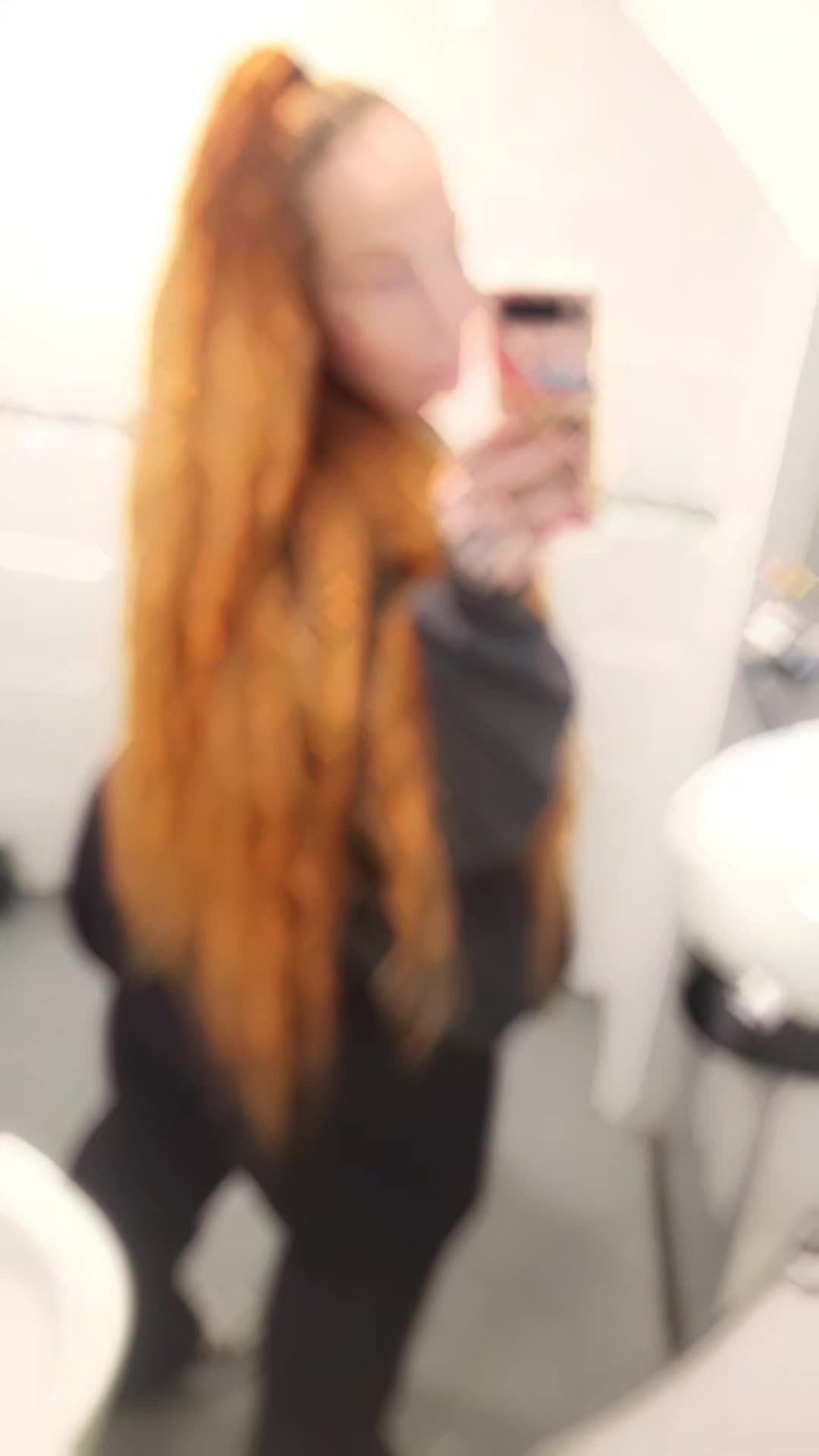 @Emz