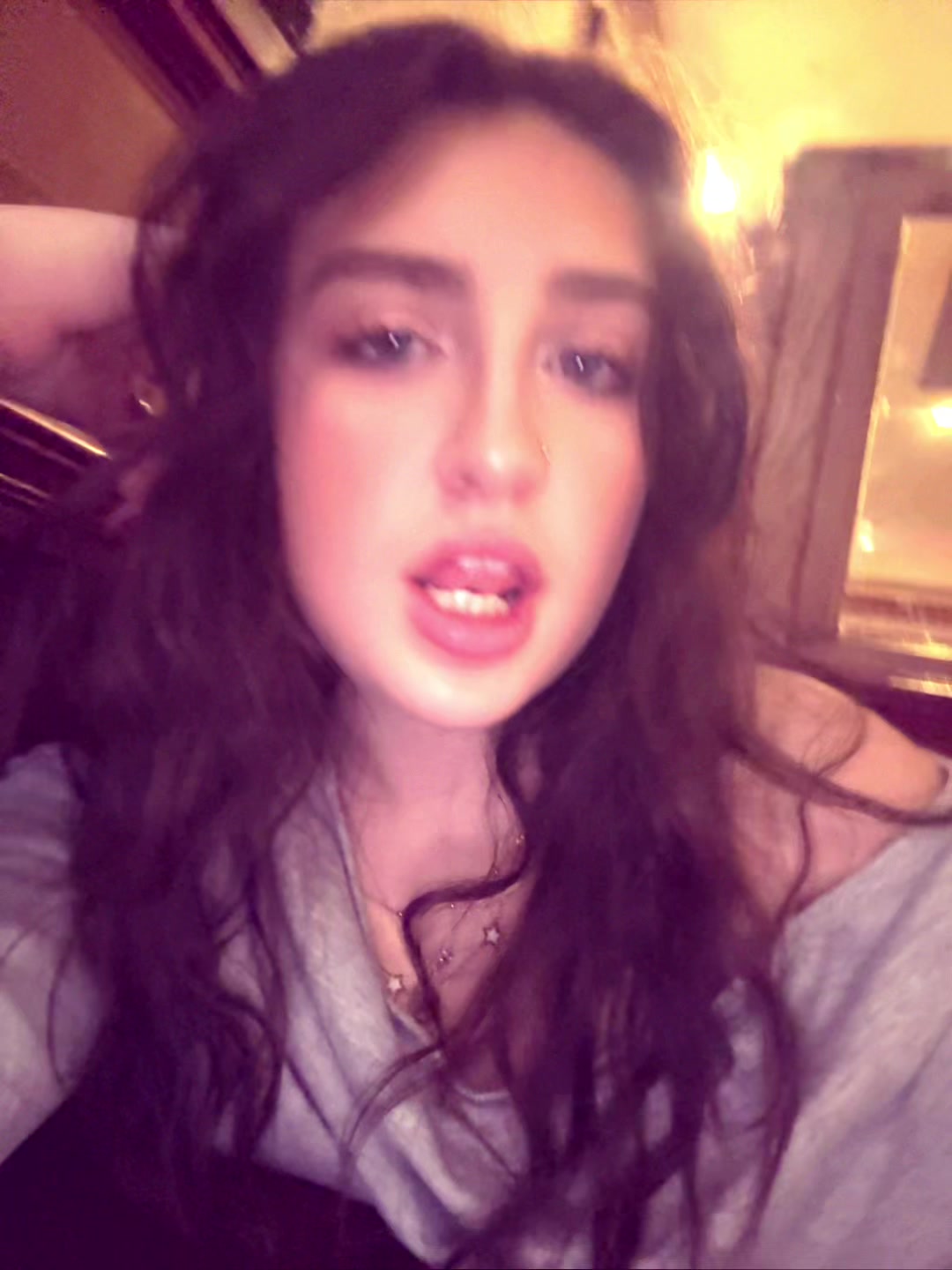 @Bella