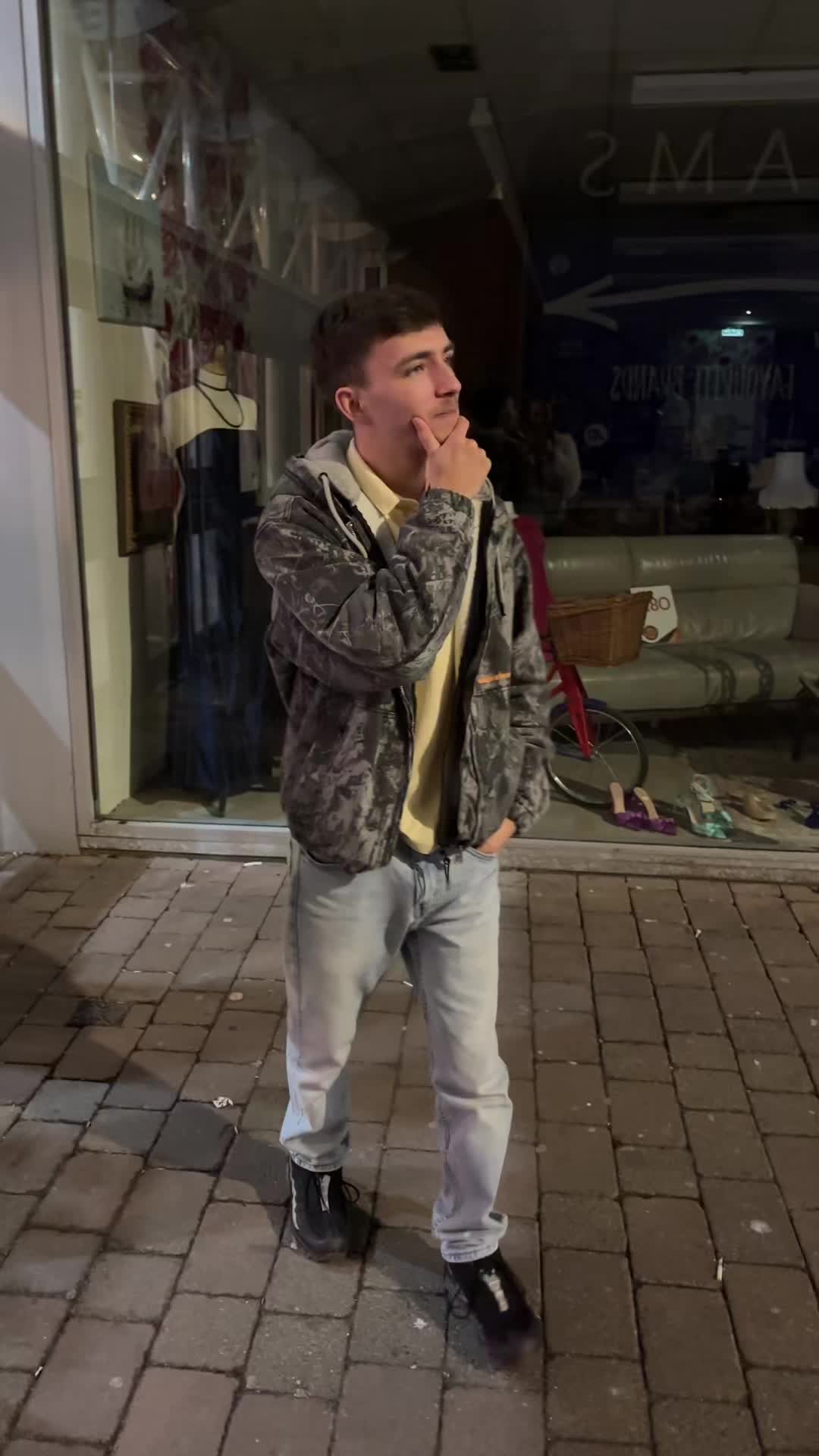 @Bo