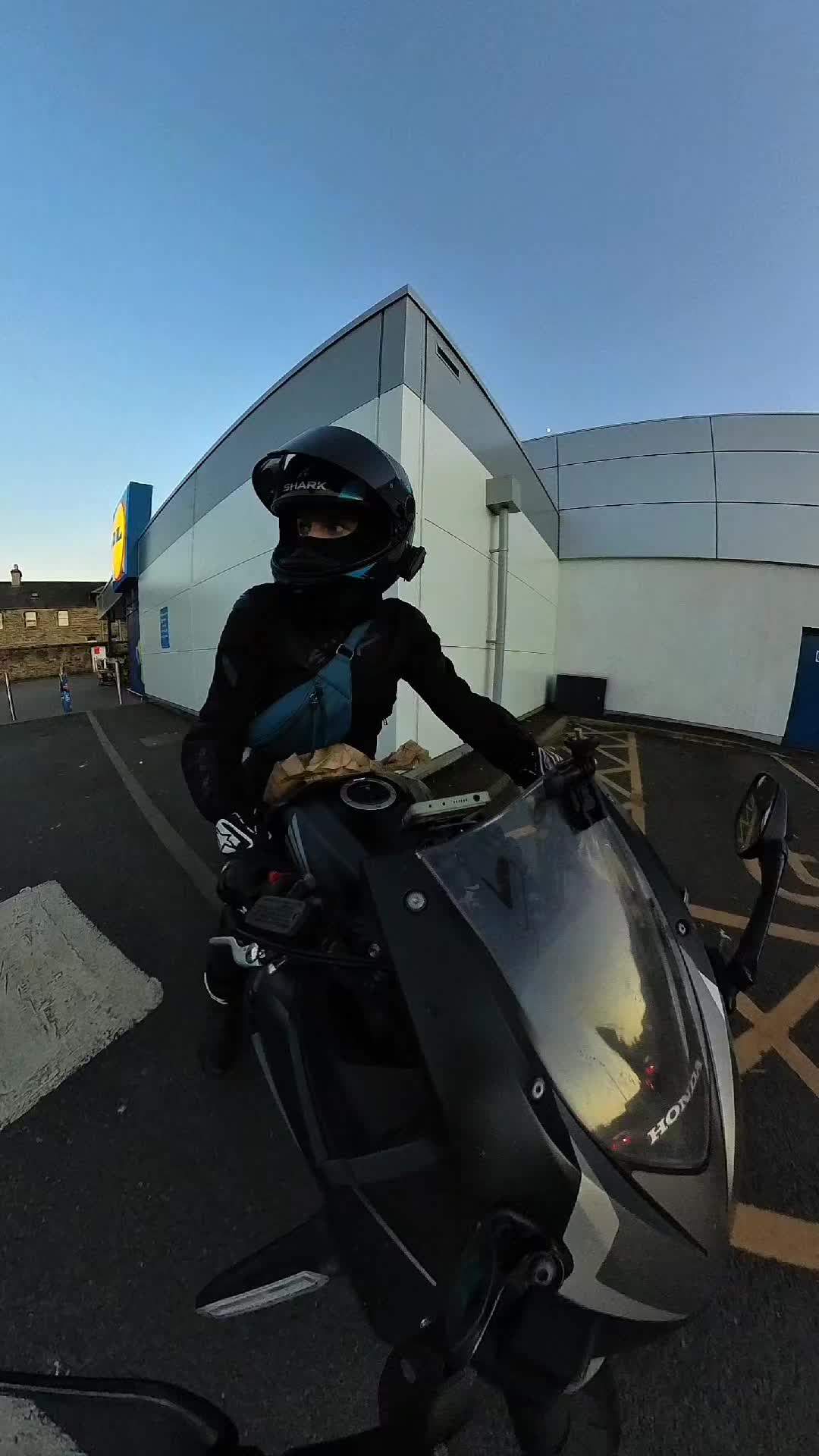 @Demon_RiderGyrl