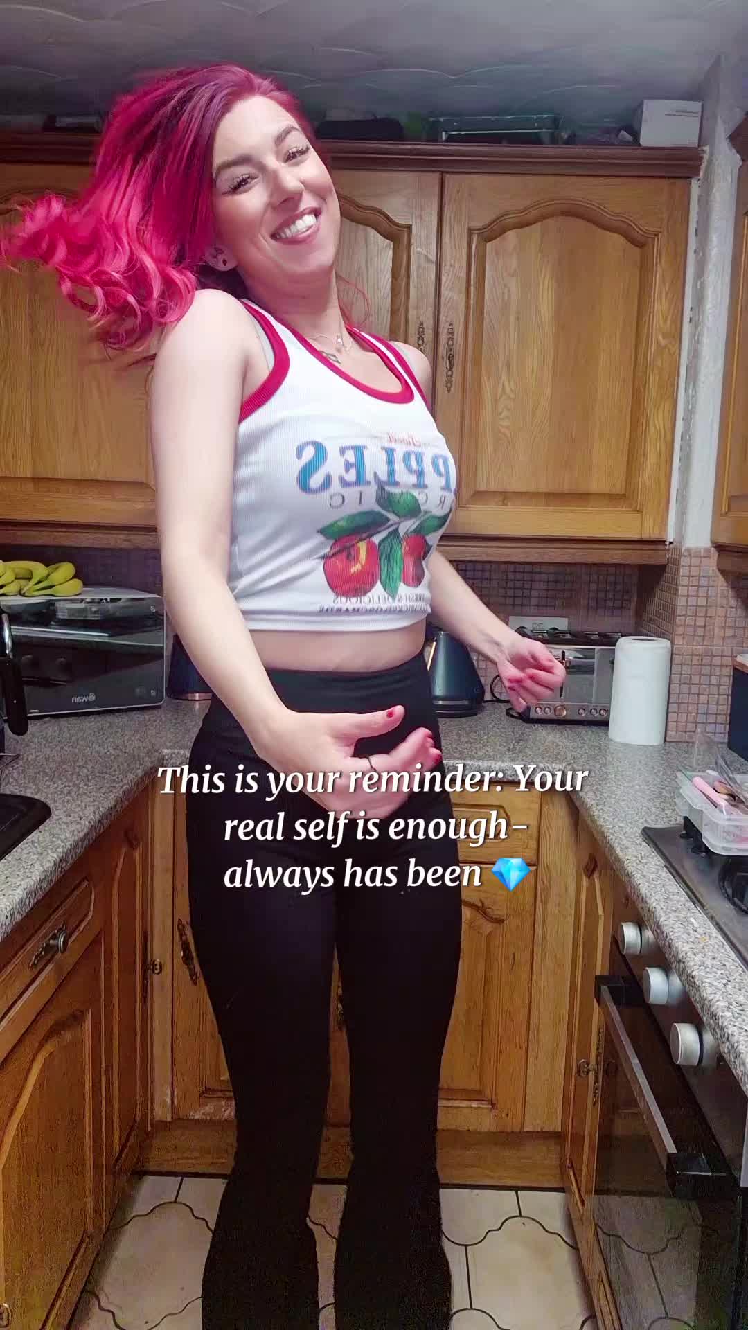 @Amyᥫ᭡.