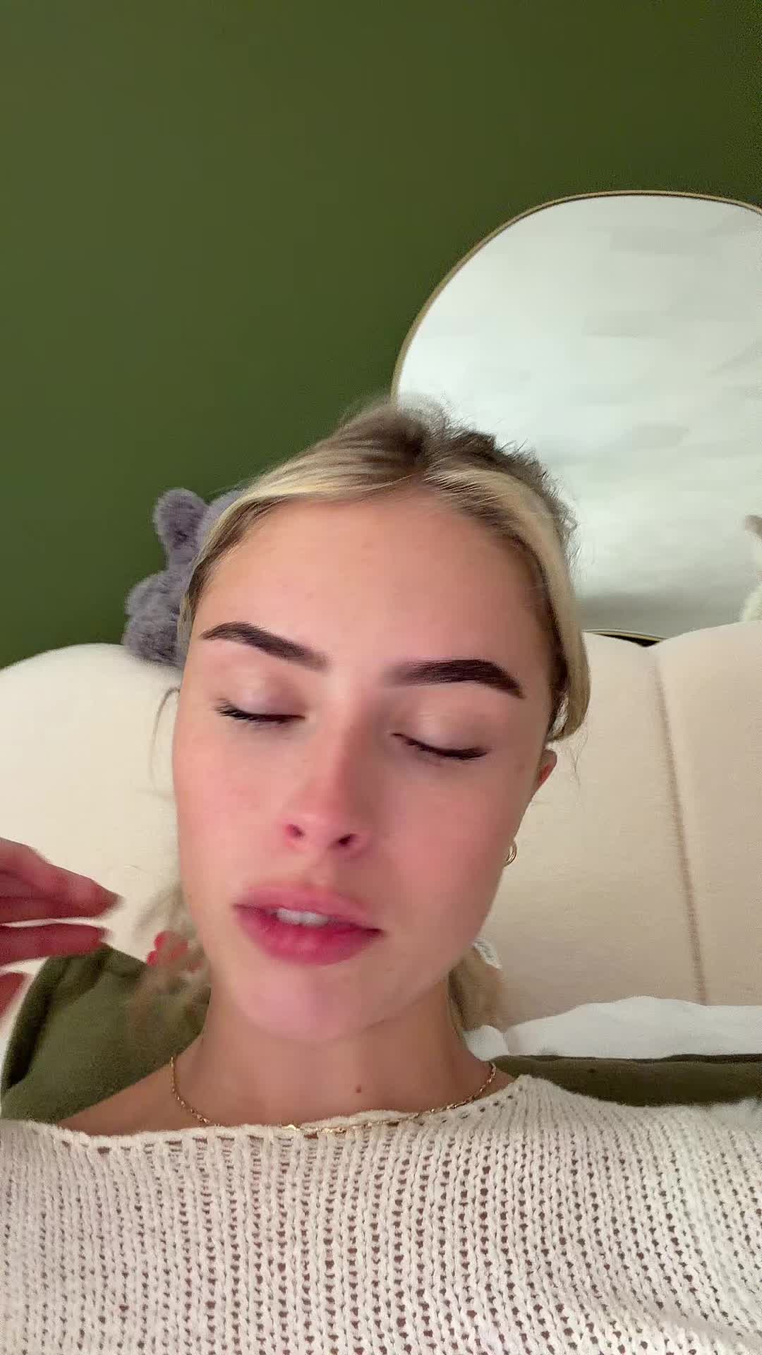 @huhnellywho