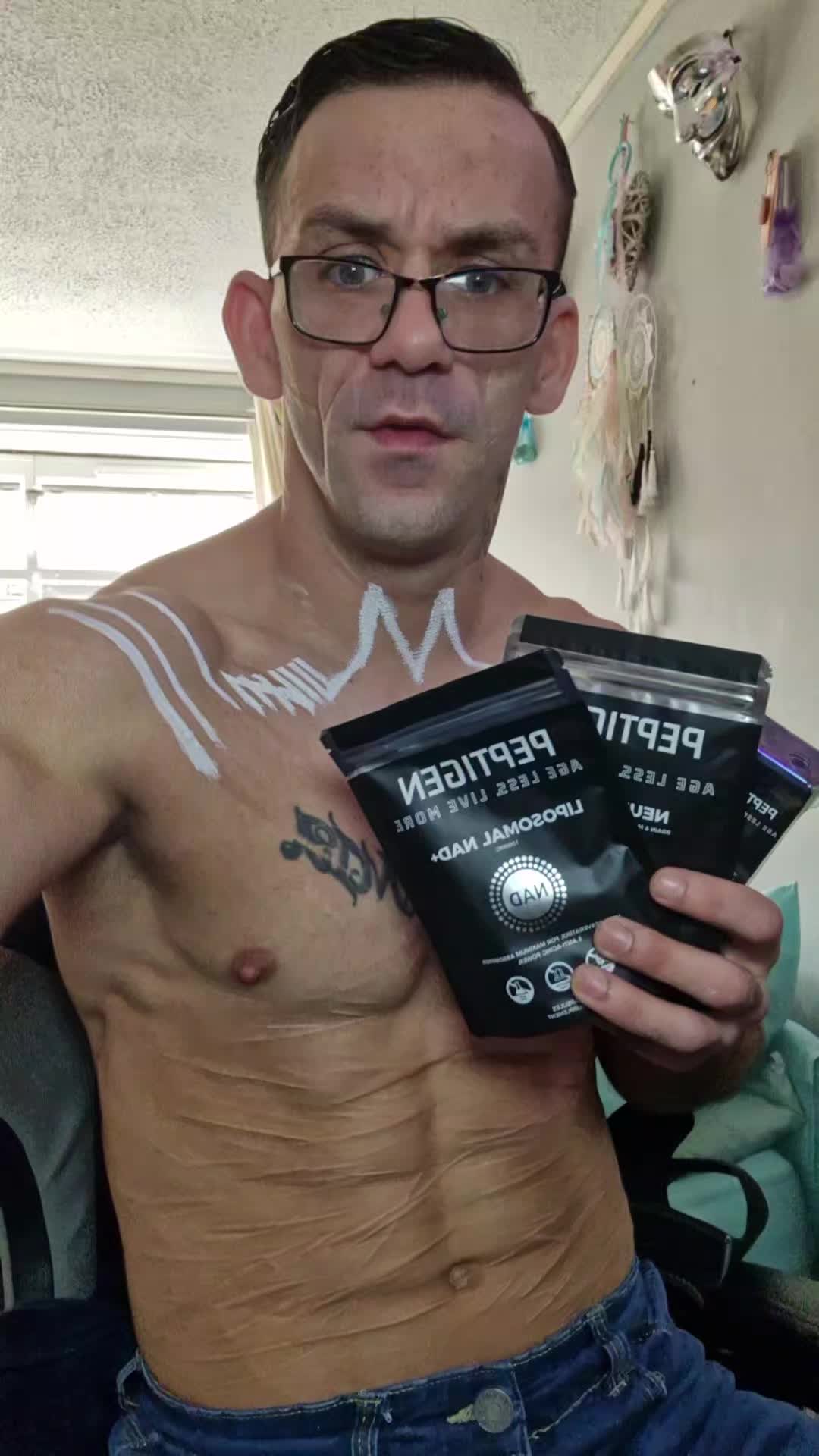 @Michael Lloyd/bodybuilder