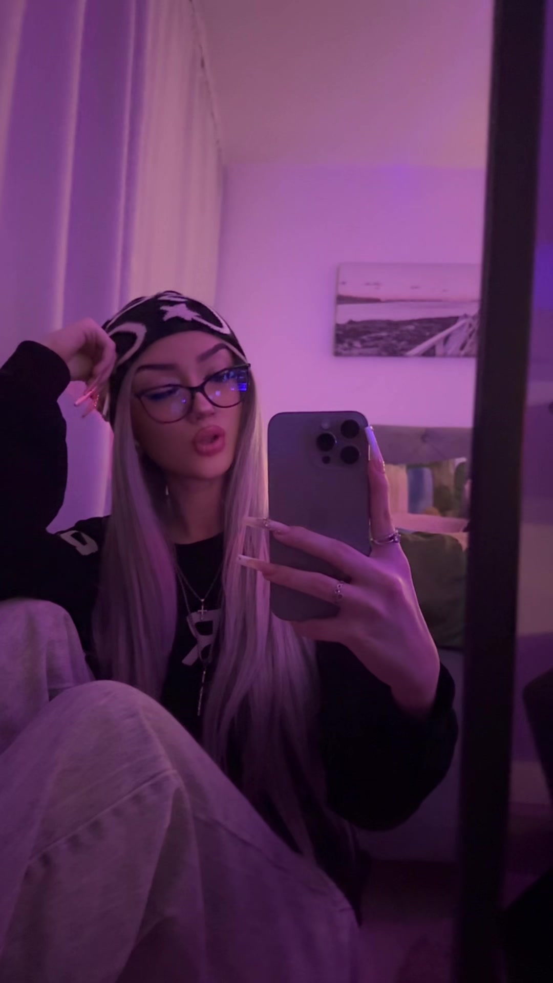@🖤
