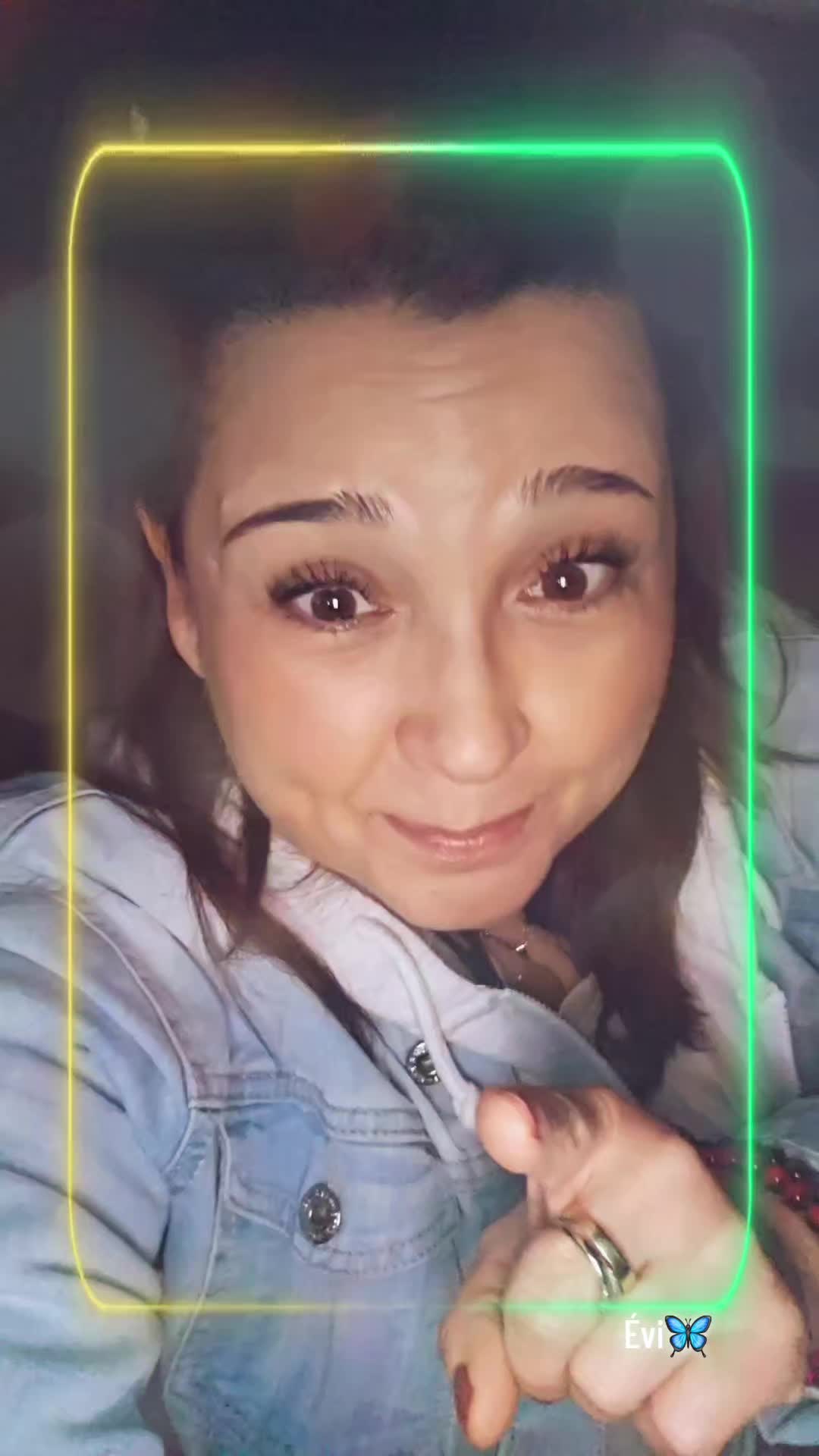 @&Eacute;vi