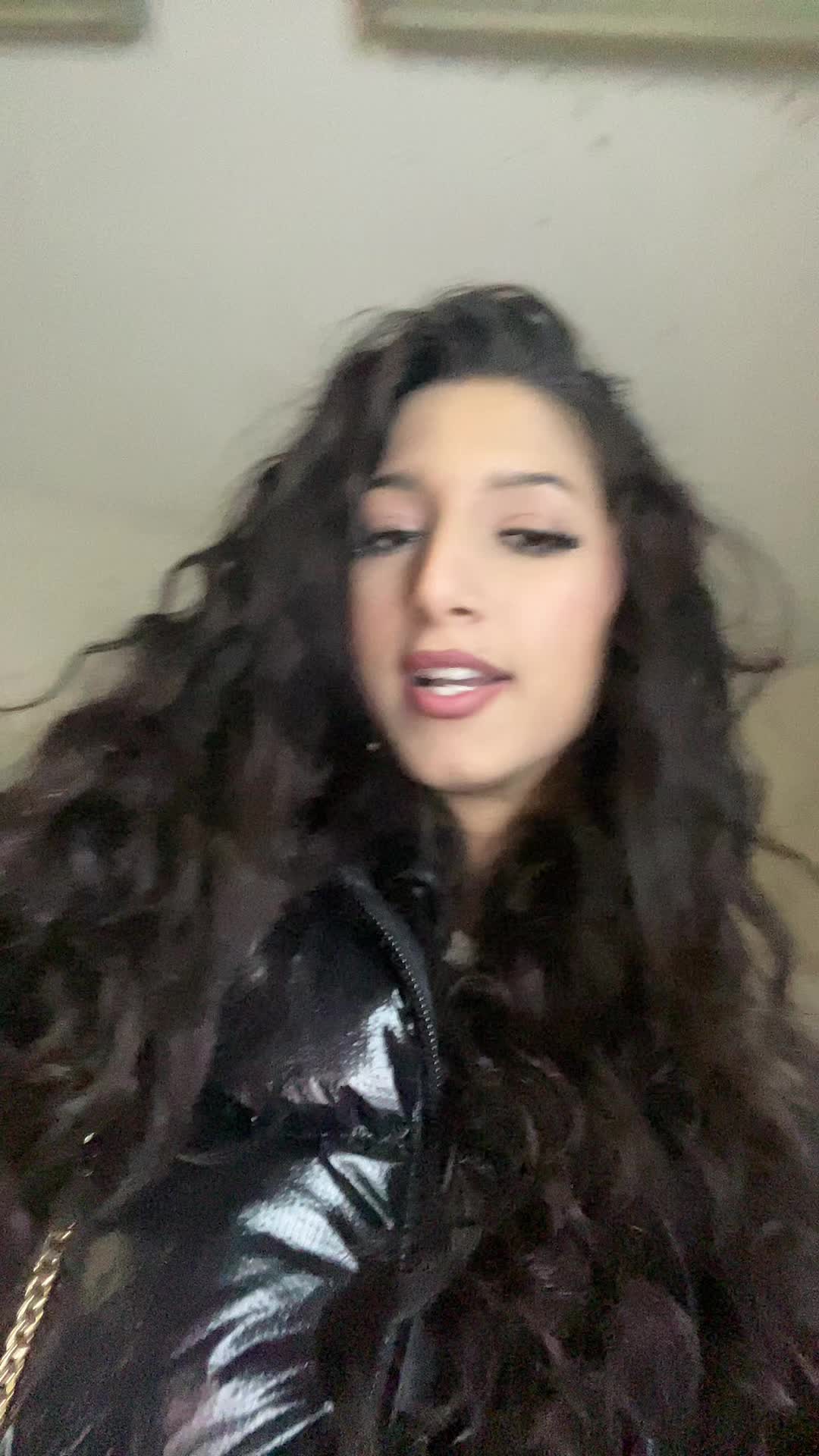 @𝒱𝒶𝓁ℯ𝓃𝓉𝒾𝓃𝒶𝒶 🤍