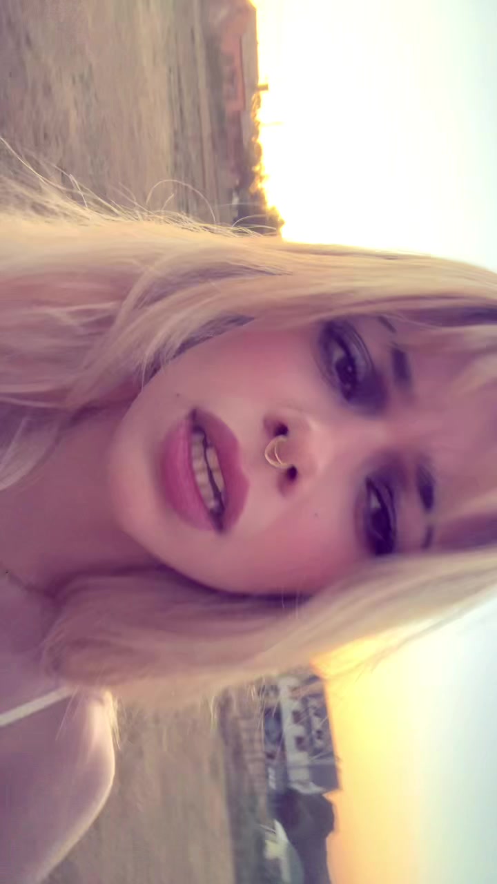 @lariuuuus