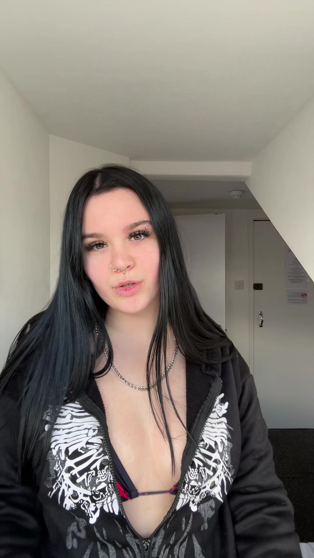 @Kacy🍒🖤💜