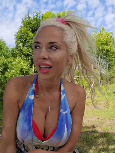 @BlondiFox