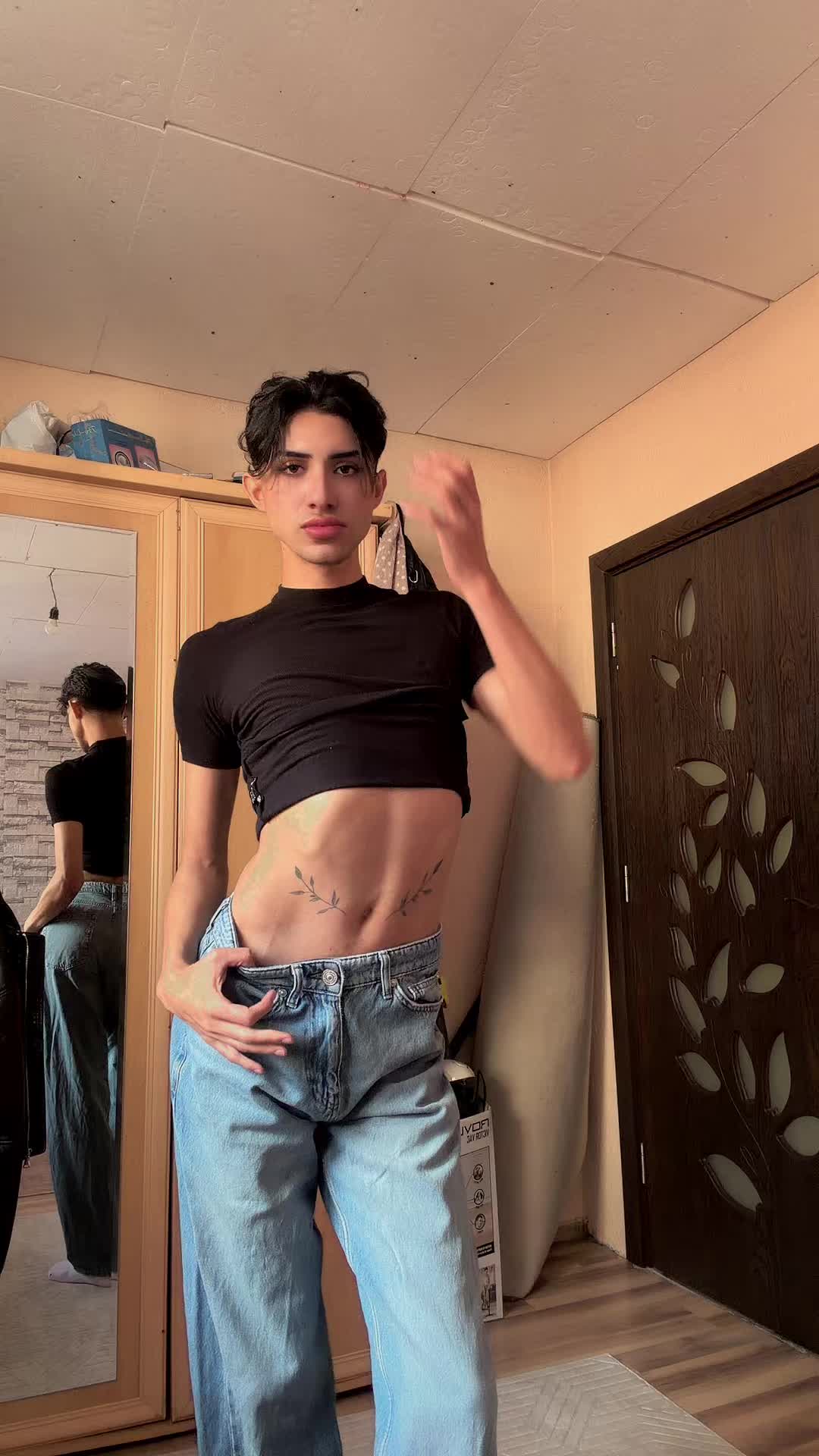 @Vickyy B.