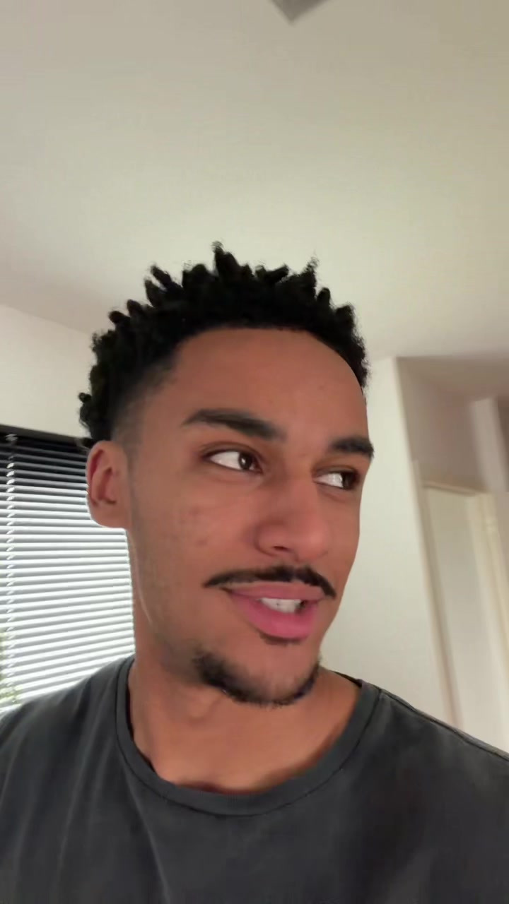 @Kéo