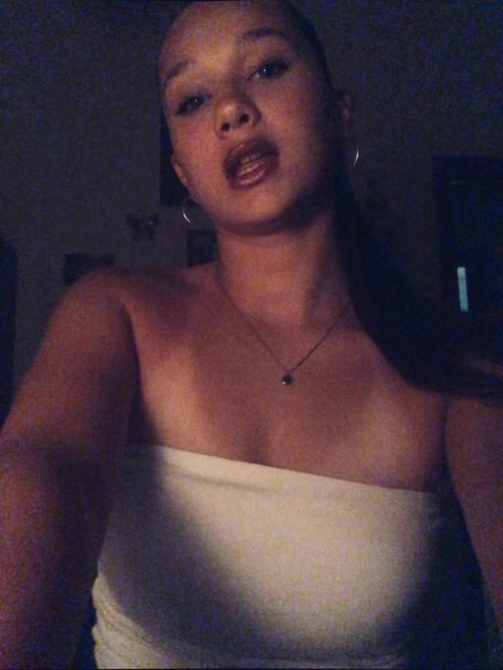 @elenapomili