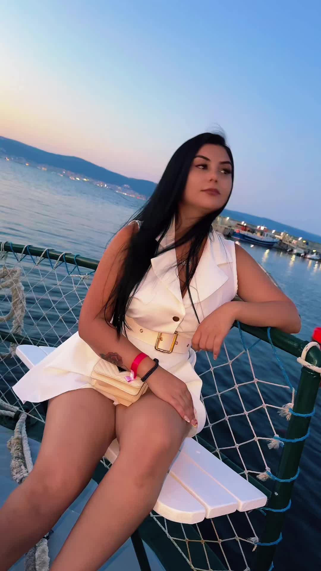 @Ани..🖤🐆
