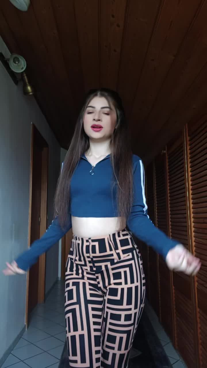 @Elena18🌺