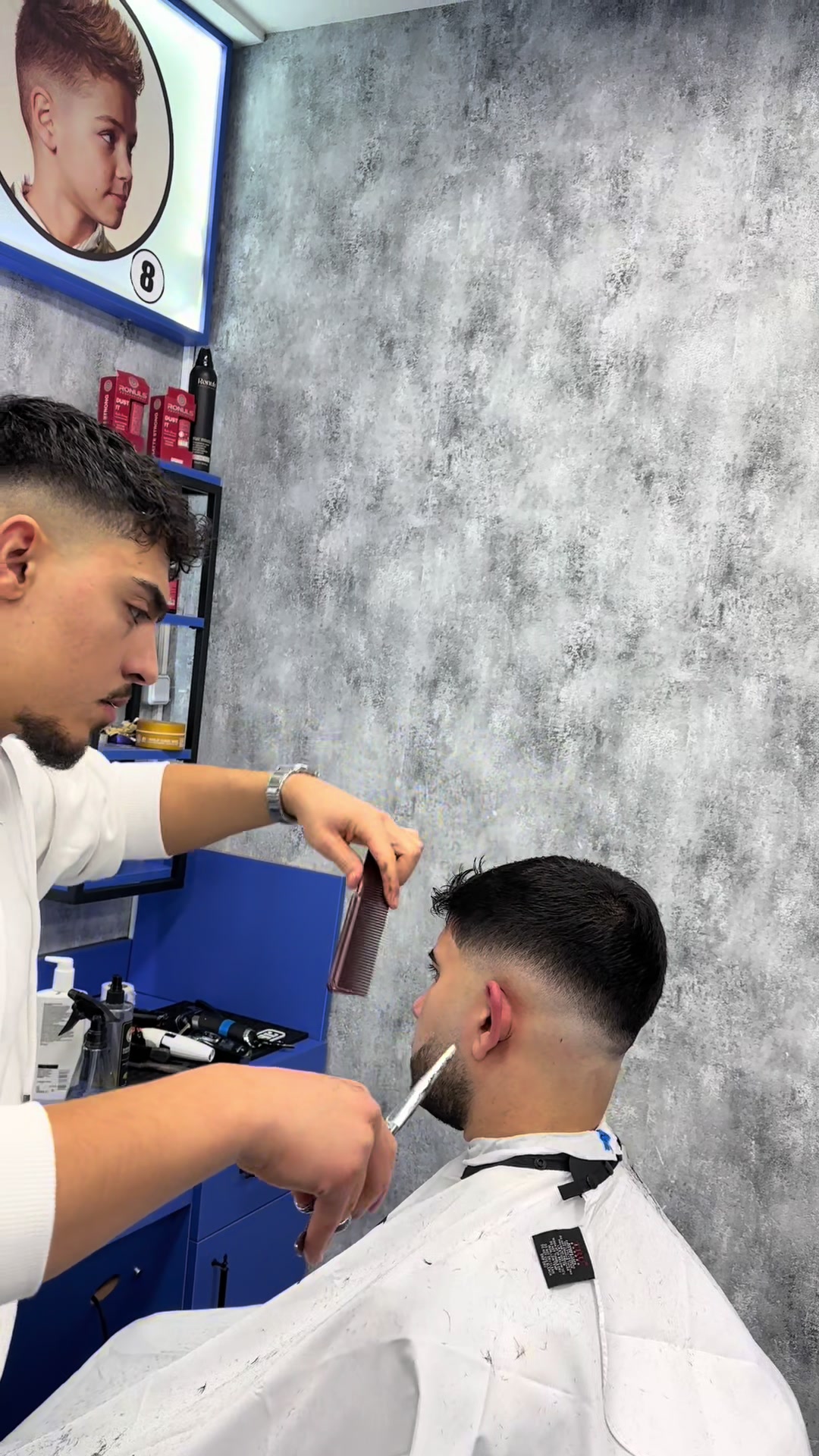 @Bluebarber_weimar