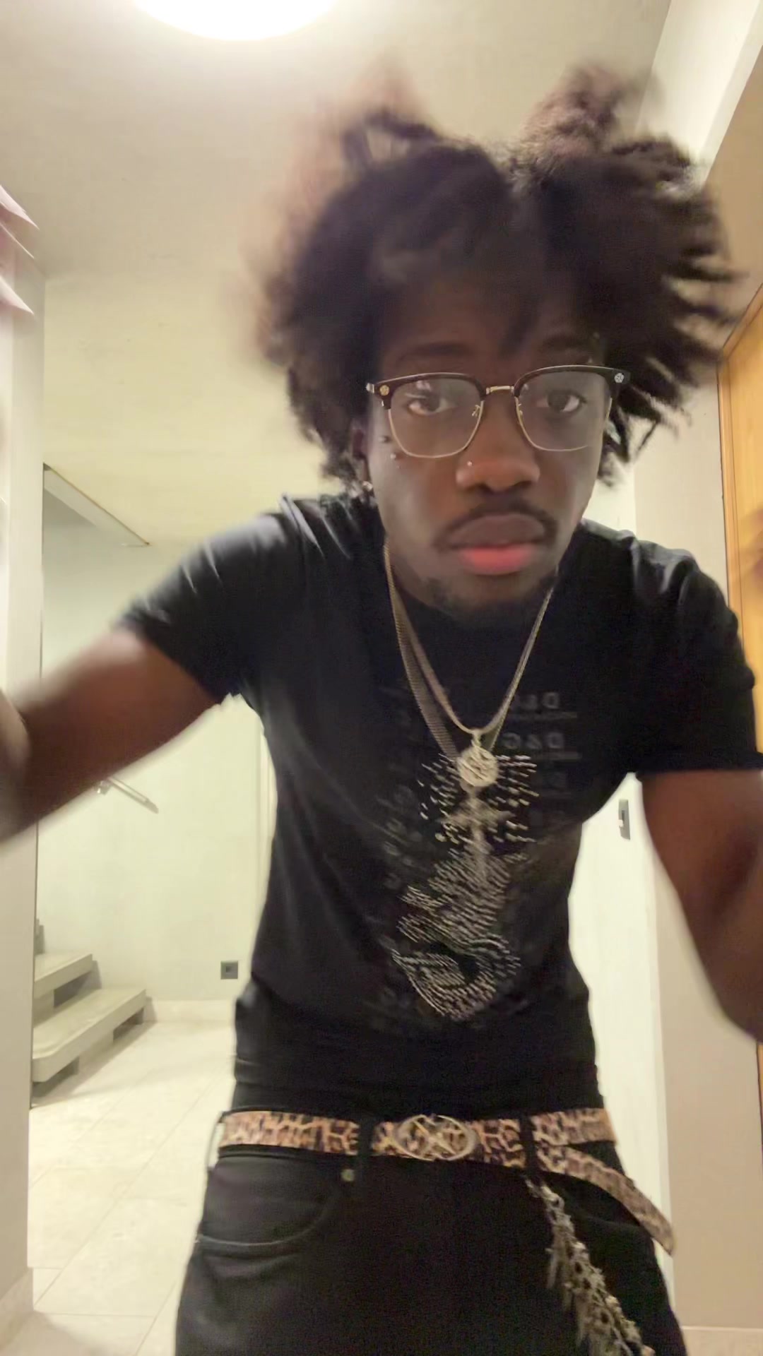 @YvngR4