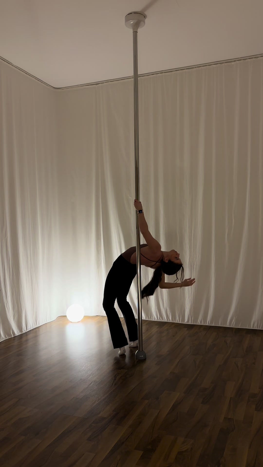 @julialuves_pole