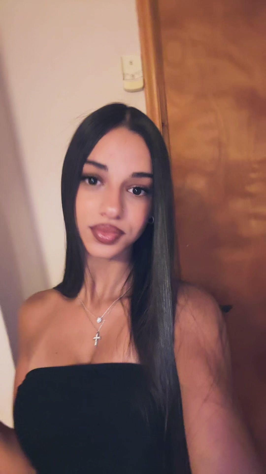 @𝑒𝓁𝑒𝒻𝓉𝒽𝑒𝓇𝒾𝒶