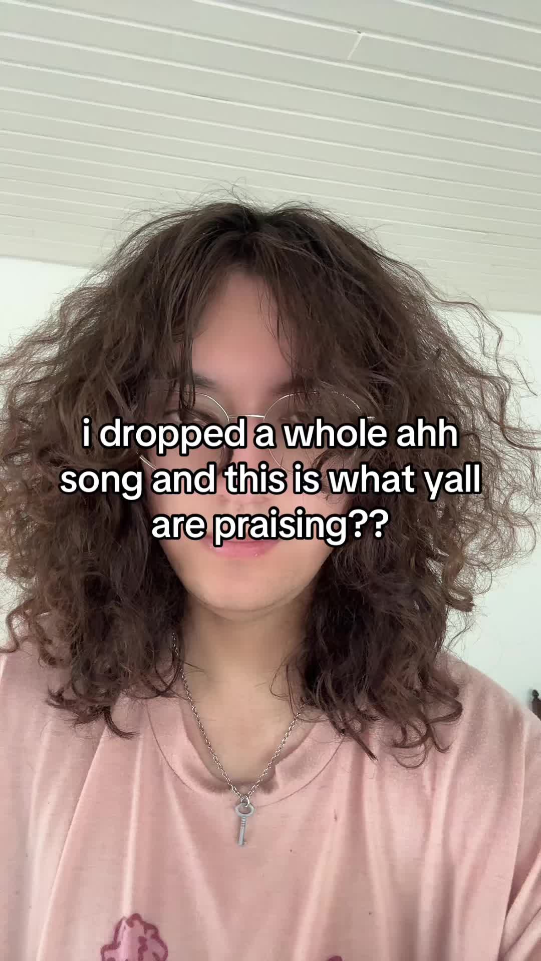 @Vyzer