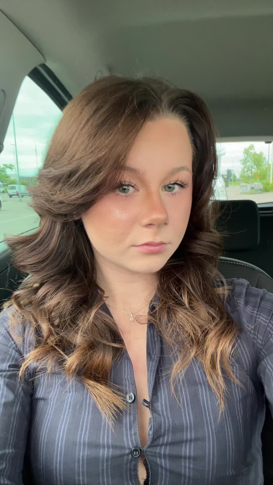 @Bella