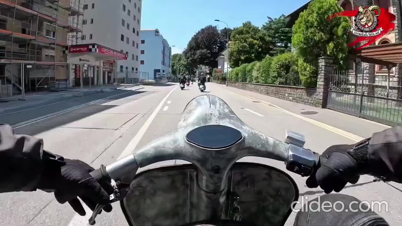 @Vespaliengarage