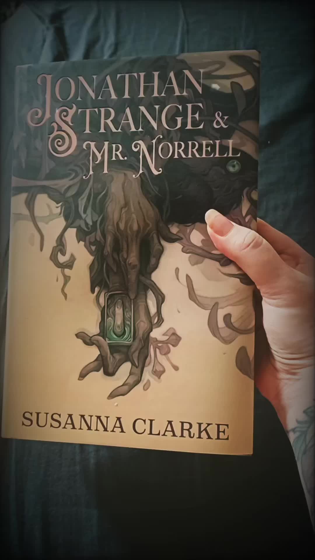 @Spooky Loz Reads🖤