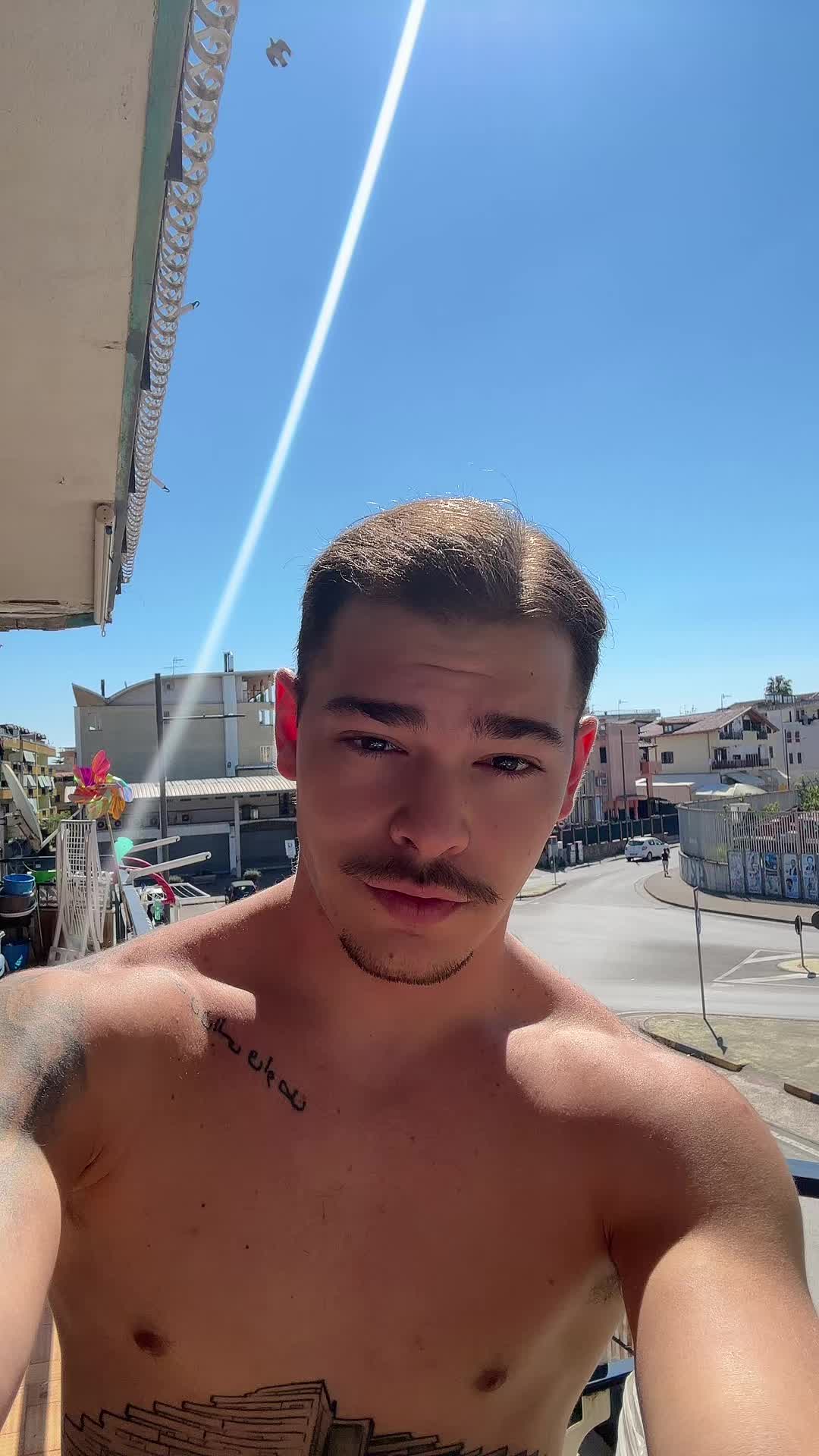 @DANILO 🥶,Ti segue
