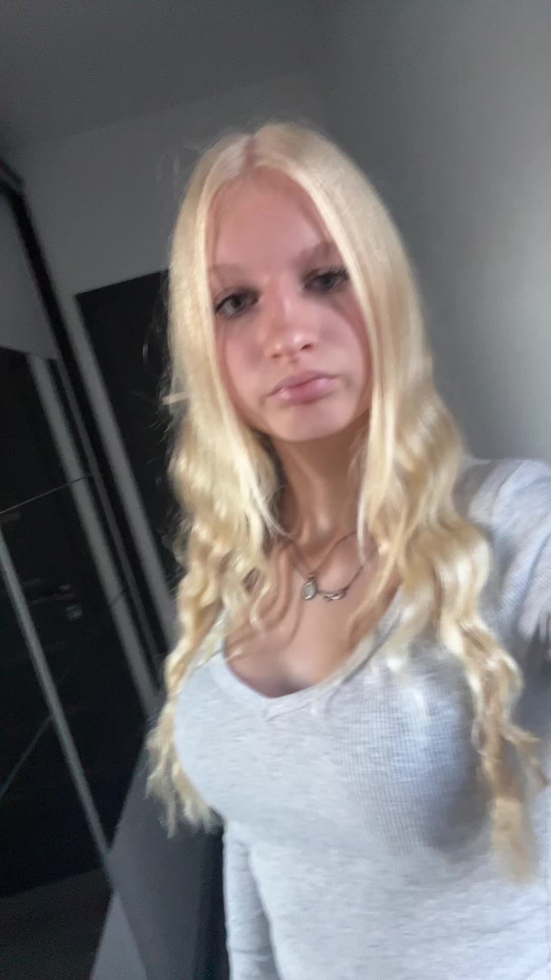@𝒩𝑒𝓁𝓁🦢