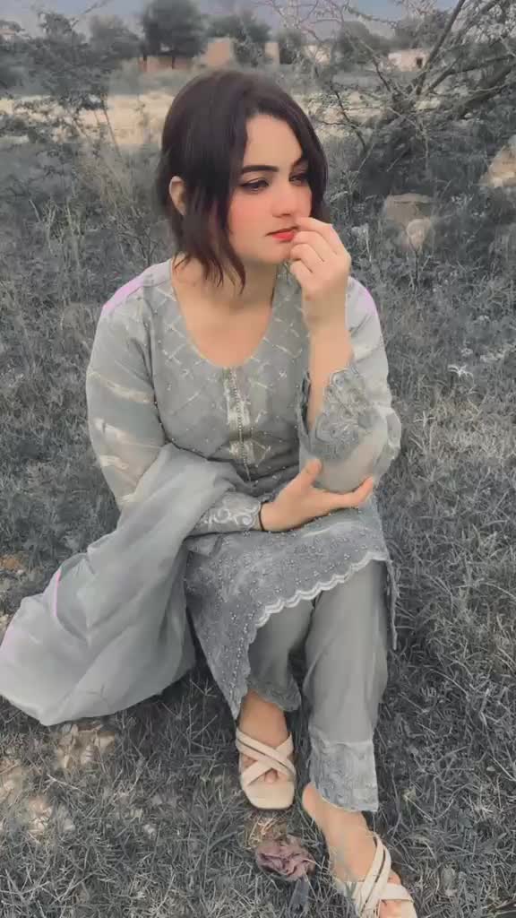 @Model Fara Malik