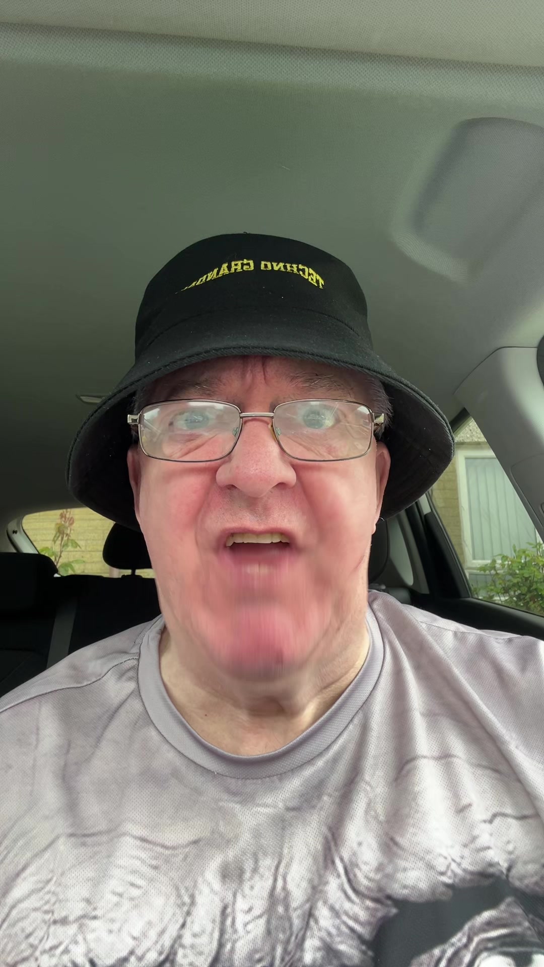 @TECHNO GRANDAD