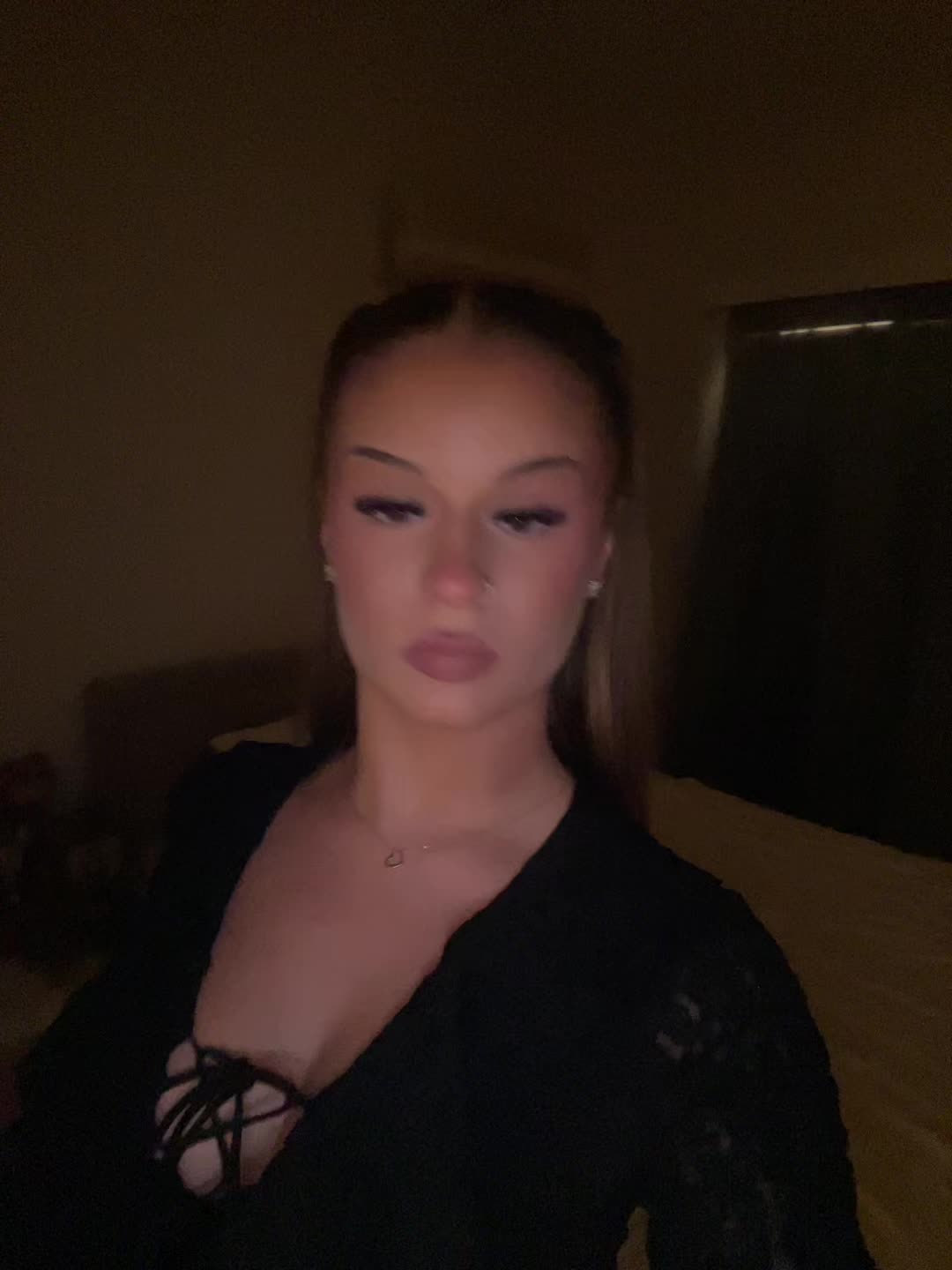 @𝒗𝒆𝒓𝒐𝒏𝒊𝒄𝒂🧿