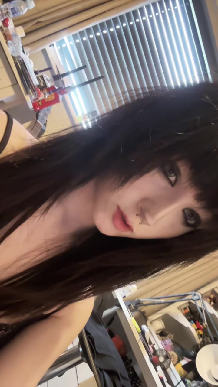 @𝔦𝔷𝔷𝔶🦇