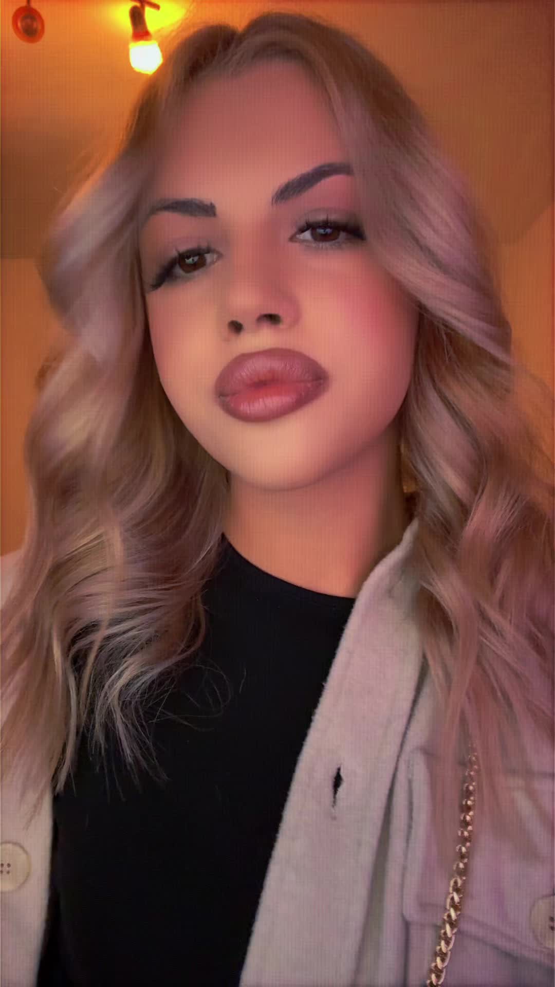 @Iulia🎀