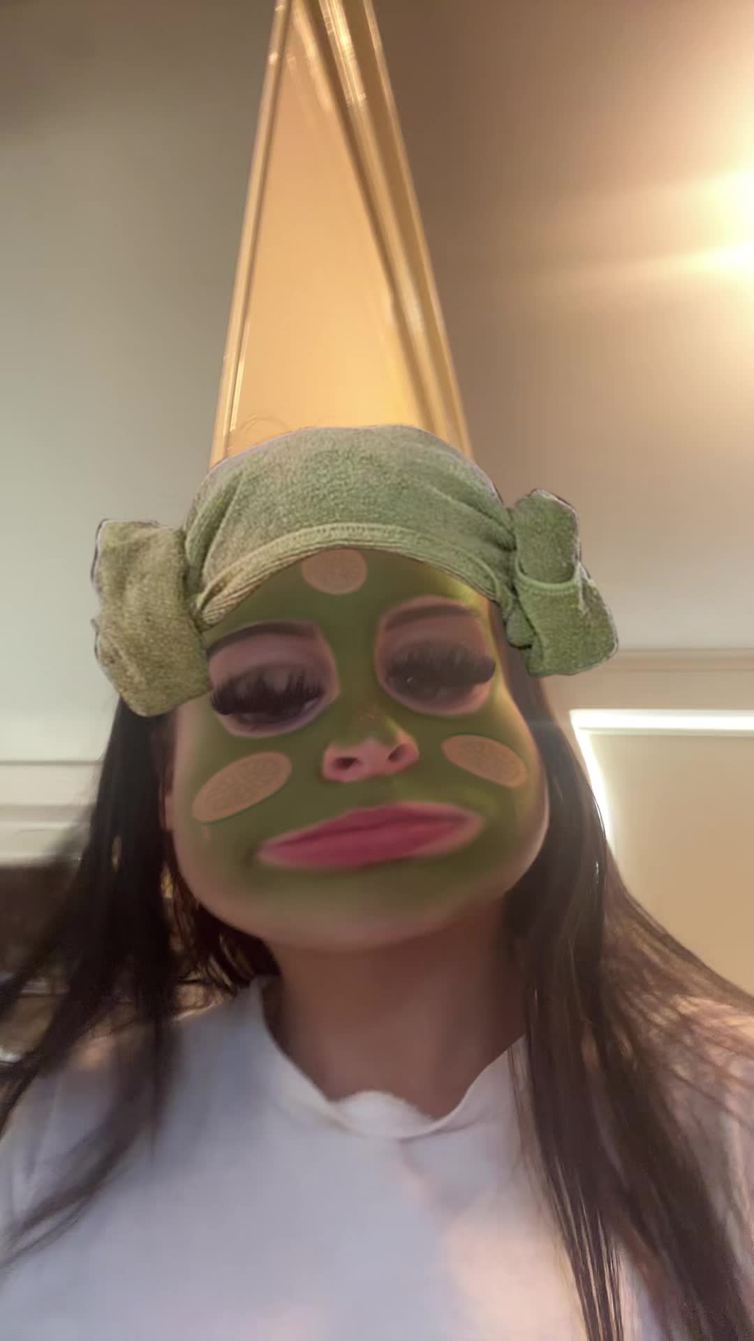 @ꨄ