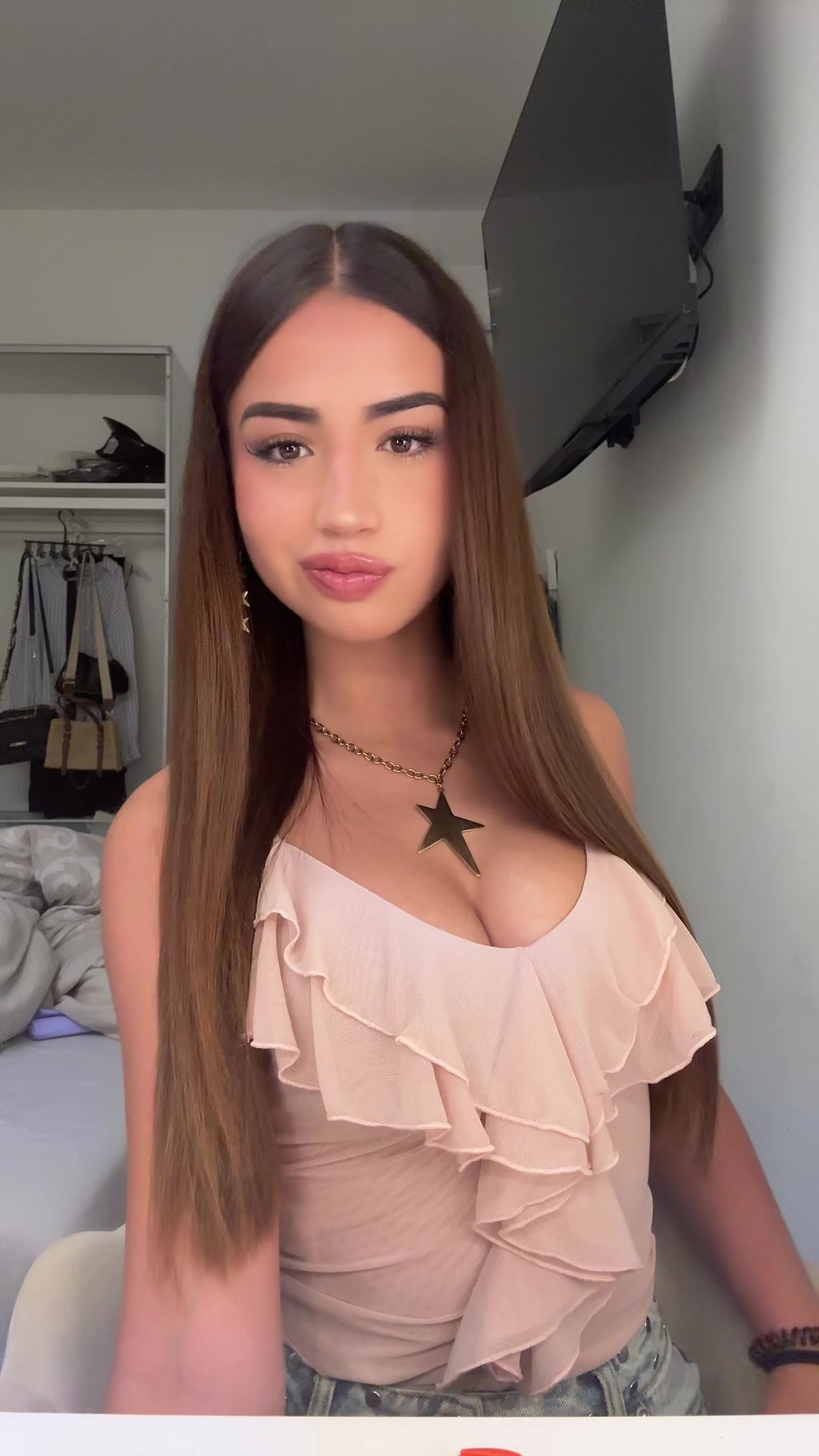 @Maybealexandraa