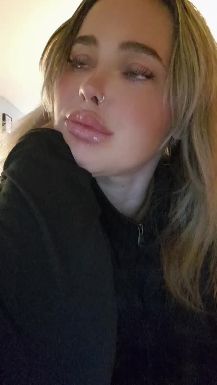 @BlondeQueenBee🍑🐷🥷📸🚩