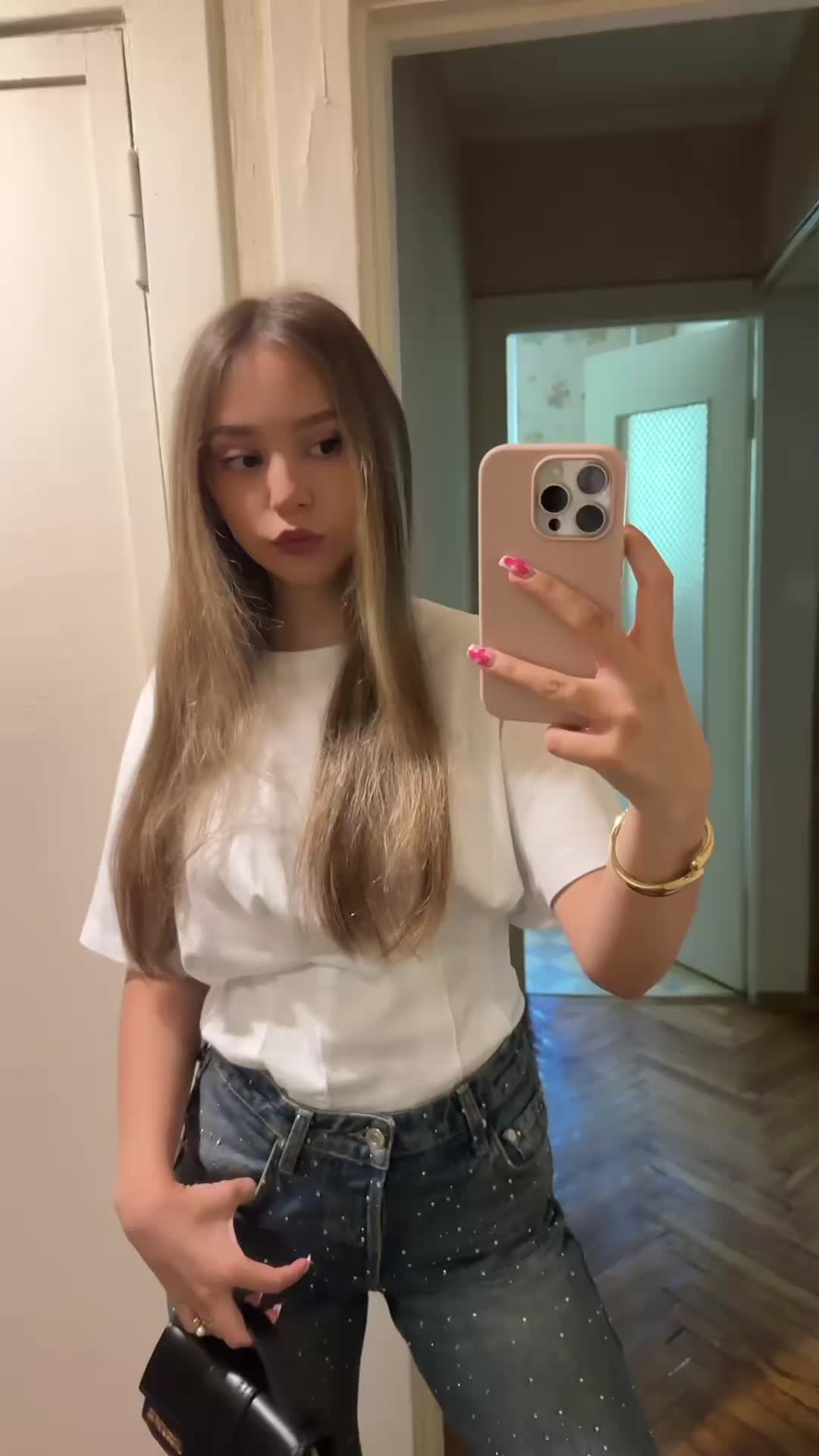 @izabela